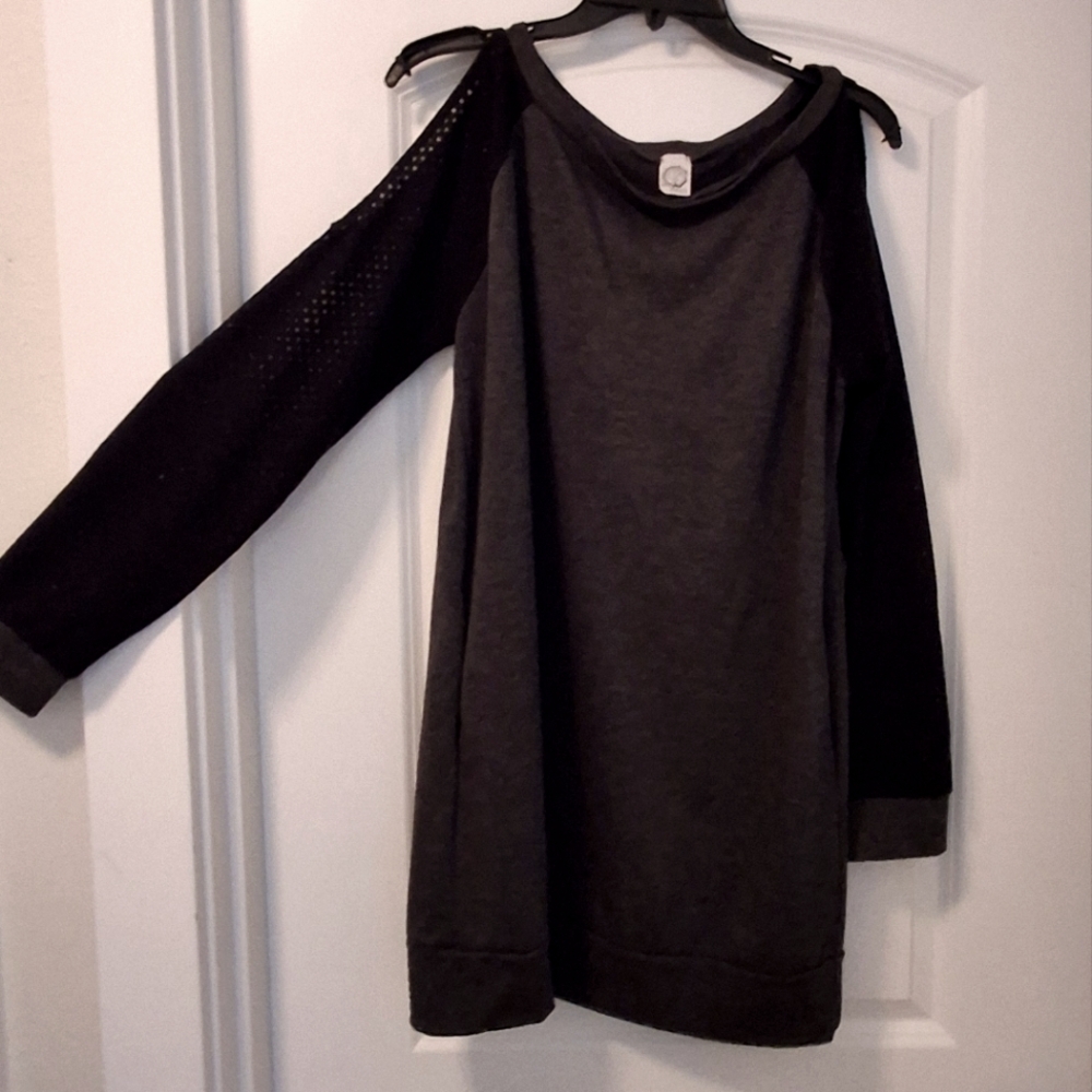 Stylish Cold Shoulder Tunic